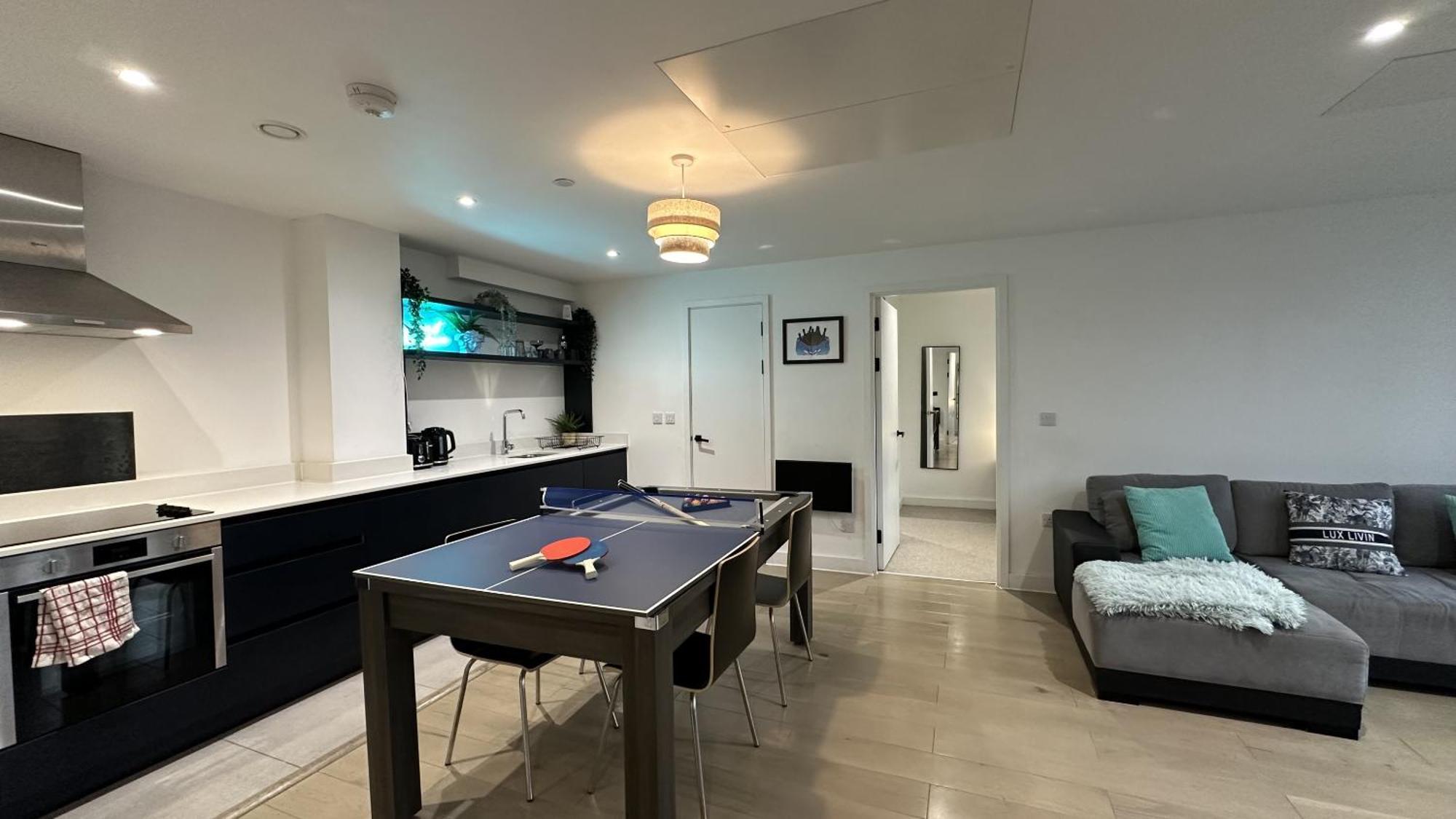 Lux Livin' Apartments - Luxury 2 Bed Apartment With Sky Garden Манчестър Екстериор снимка