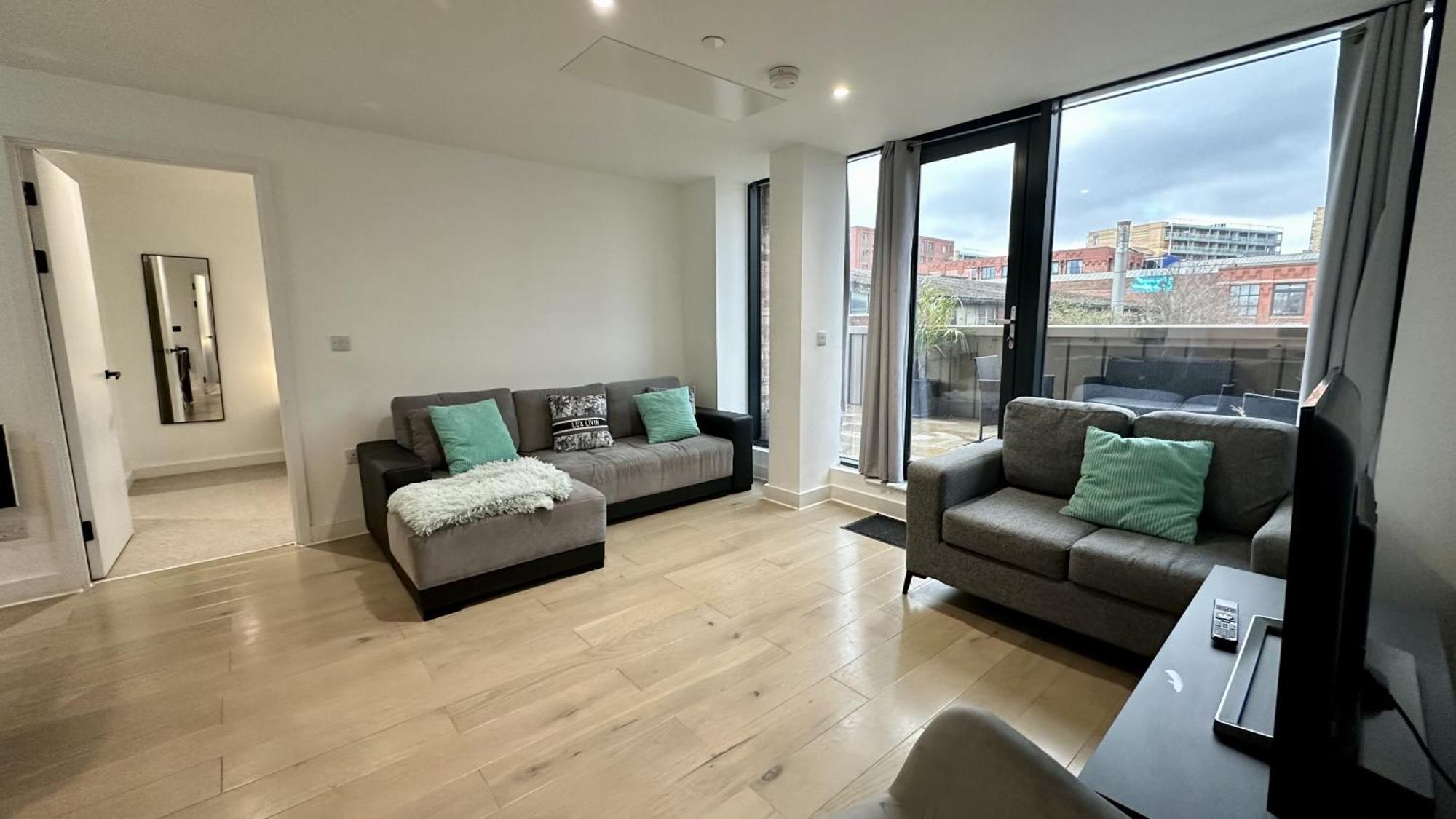 Lux Livin' Apartments - Luxury 2 Bed Apartment With Sky Garden Манчестър Екстериор снимка