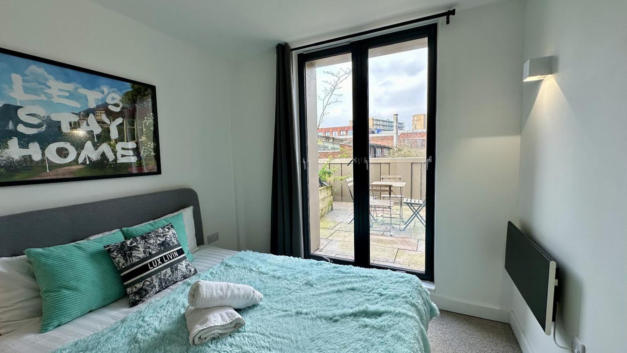 Lux Livin' Apartments - Luxury 2 Bed Apartment With Sky Garden Манчестър Екстериор снимка