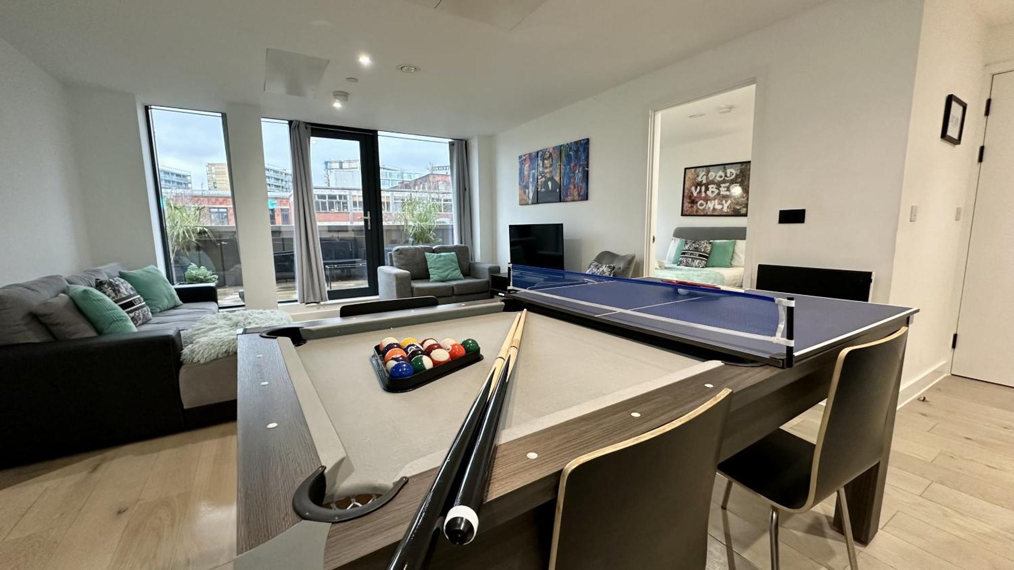 Lux Livin' Apartments - Luxury 2 Bed Apartment With Sky Garden Манчестър Екстериор снимка